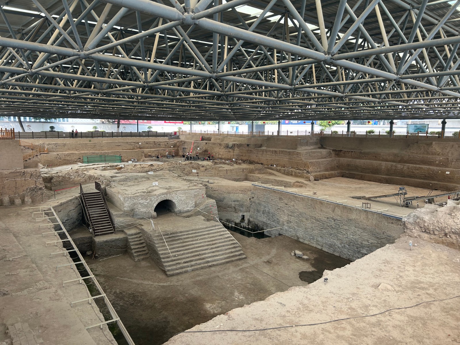 一朝步入畫卷，一日夢回千年 國際旅游城市市長走進開封，體驗宋“潮”文化