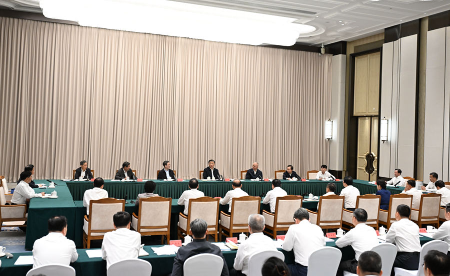 習(xí)近平主持召開新時(shí)代推動(dòng)?xùn)|北全面振興座談會(huì)強(qiáng)調(diào) 牢牢把握東北的重要使命 奮力譜寫東北全面振興新篇章