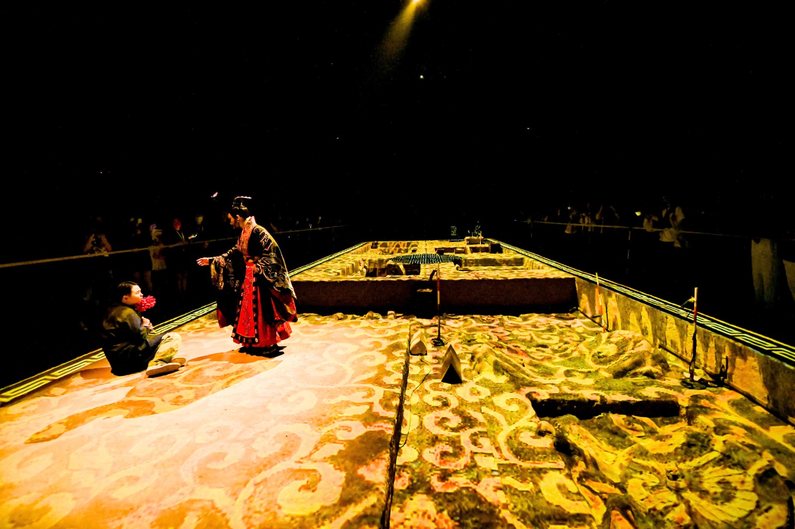 從“河”而來丨探尋“我們是誰？”中外媒體走進“只有河南·戲劇幻城”