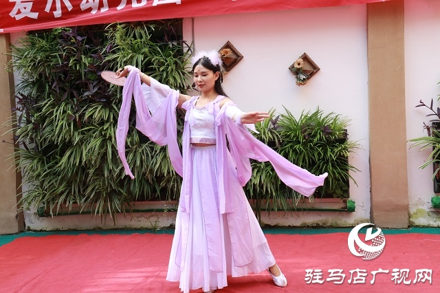 駐馬店市舞蹈家協(xié)會攜手愛爾幼兒園舉辦&ldquo;迎國慶 度中秋&rdquo;主題活動
