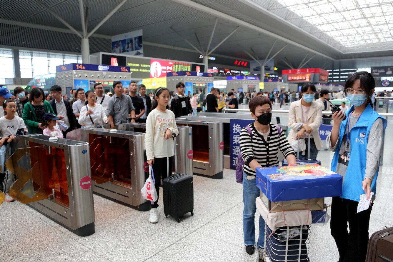 人從眾！國鐵集團(tuán)鄭州局9月29日開行列車1301趟 其中加開臨客136趟
