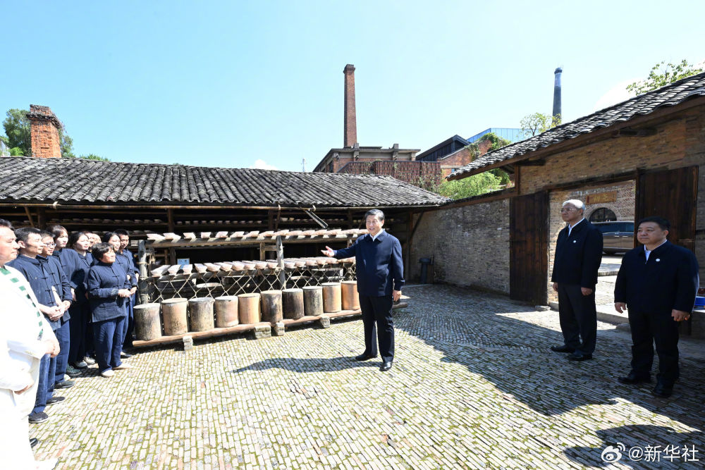 習(xí)近平在江西景德鎮(zhèn)市、上饒市考察調(diào)研