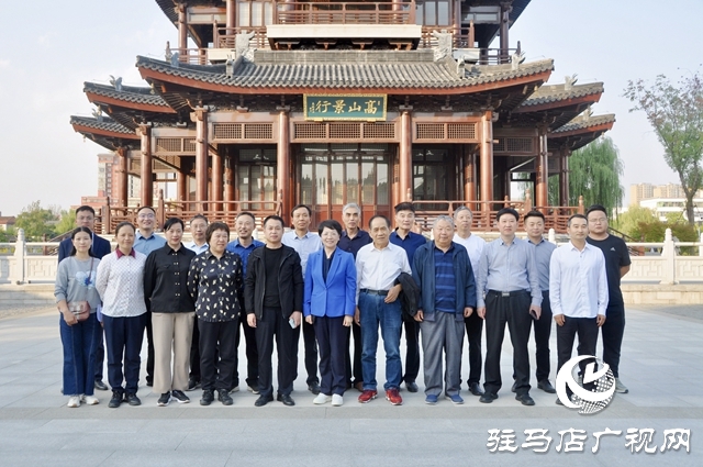 駐馬店市律師協(xié)會(huì)&ldquo;尊師重道 感恩同行&rdquo;2023年重陽(yáng)節(jié)敬老愛老送法進(jìn)社區(qū)活動(dòng)圓滿成功