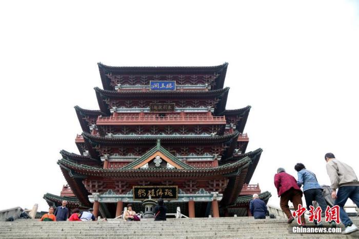 重陽(yáng)節(jié)的小知識(shí)：為啥又叫菊花節(jié)？重陽(yáng)糕長(zhǎng)啥樣？