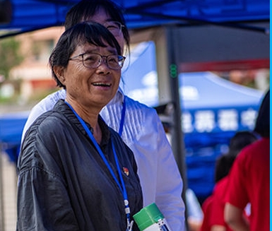 巾幗之花綻放新時代——以習(xí)近平同志為核心的黨中央引領(lǐng)推動婦女事業(yè)發(fā)展紀實