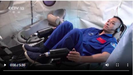 坦克→戰(zhàn)機→神十七，他明天就要去太空了