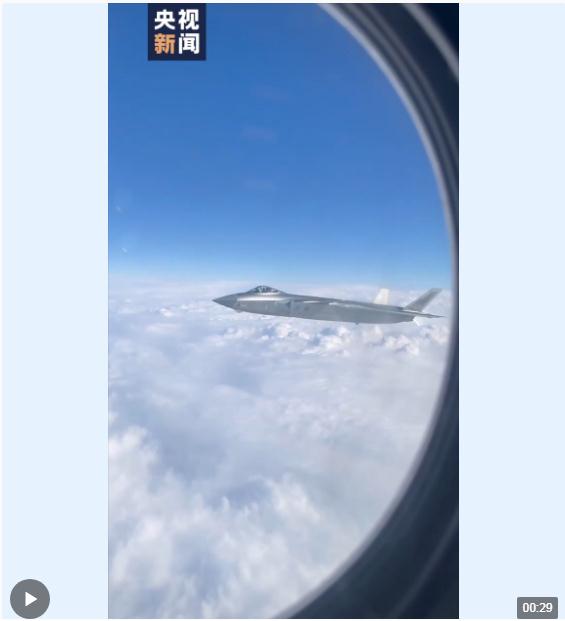 英雄回家！一路上的每一幕都令人動容