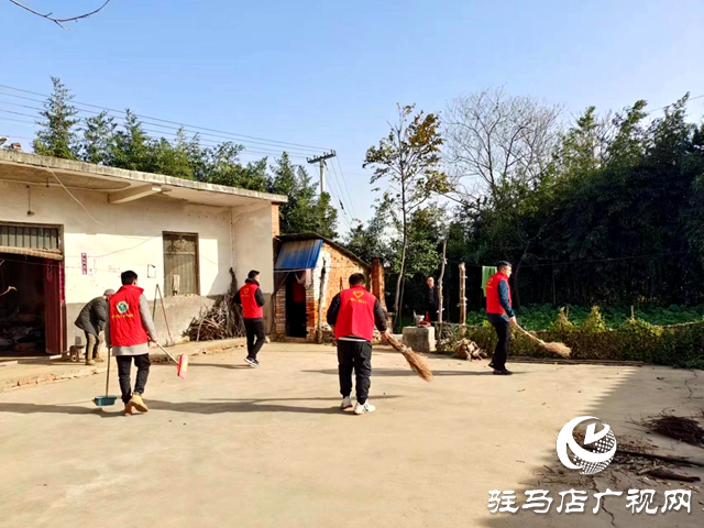 確山縣普會寺鎮(zhèn)：幫扶隊員來助力，攜手共建美庭院