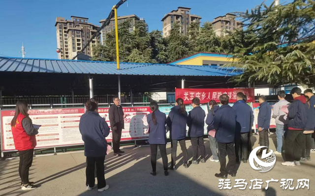 駐馬店經(jīng)濟(jì)開(kāi)發(fā)區(qū)關(guān)王廟鄉(xiāng)：憲法宣傳進(jìn)企業(yè) 法治文明促發(fā)展