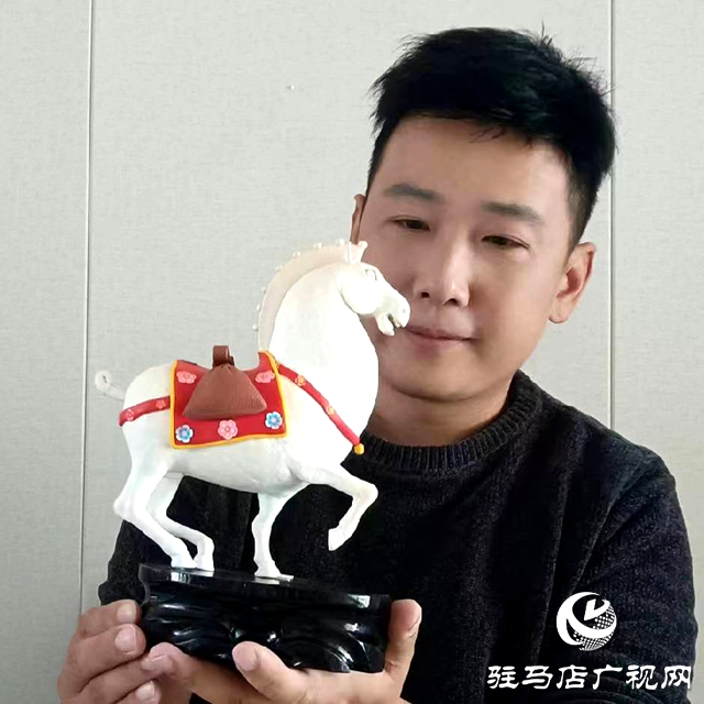 駐馬店市非遺面塑傳承人面人張榮獲設(shè)計(jì)創(chuàng)意金獎