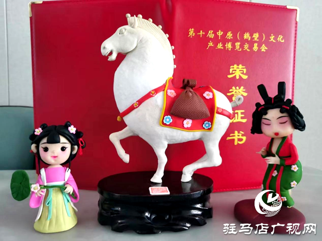 駐馬店市非遺面塑傳承人面人張榮獲設(shè)計(jì)創(chuàng)意金獎