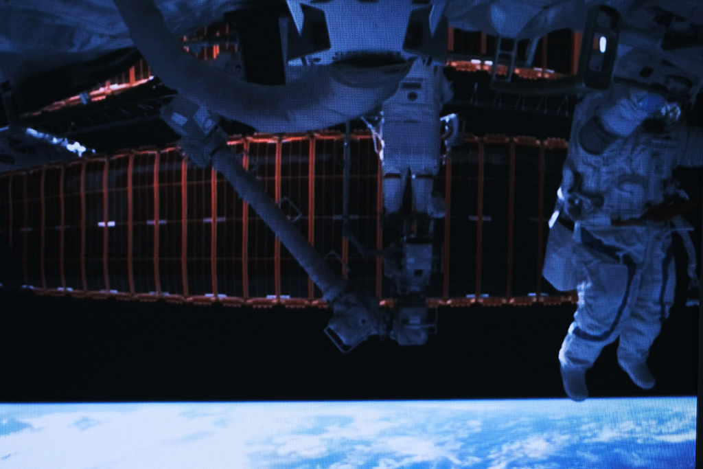 神十七航天員乘組圓滿(mǎn)完成第一次出艙活動(dòng)