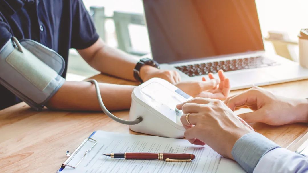 長期服用降壓藥，若身體出現(xiàn)這3個變化，建議馬上停藥