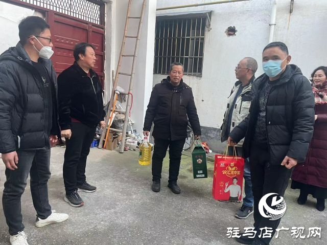 正陽縣真陽街道：主題黨日 黨員干部立足崗位學思想見行動