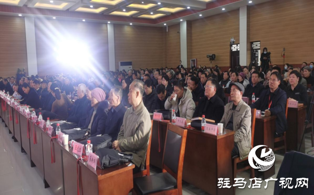 駐馬店市第二高級中學(xué)熱烈舉行建校50周年慶?；顒? width=