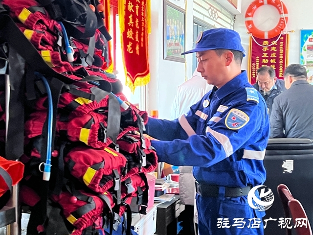 中國青年志愿者侯杰：救援生命 無怨無悔