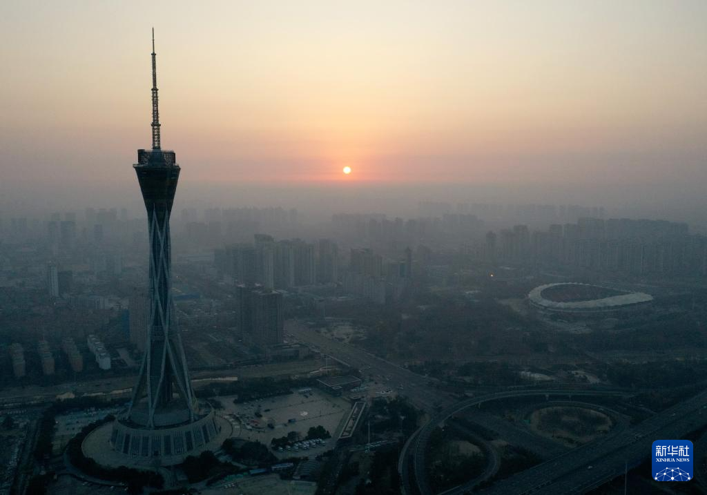 鏡觀中國丨遇見新年第一縷晨光