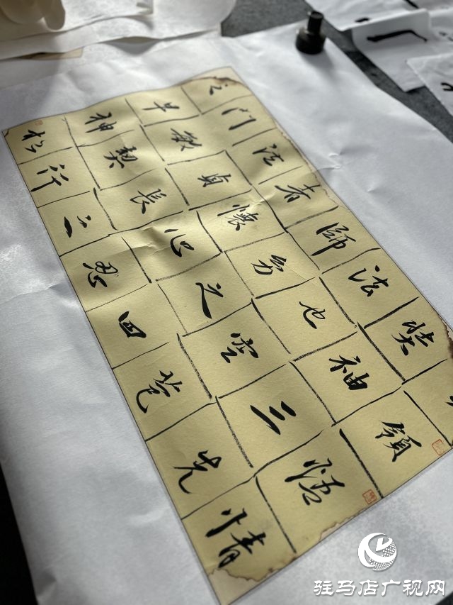 王昉:筆墨傳承文化 書法書寫人生