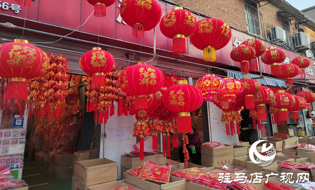 春節(jié)臨近 年畫(huà)市場(chǎng)銷(xiāo)售火爆