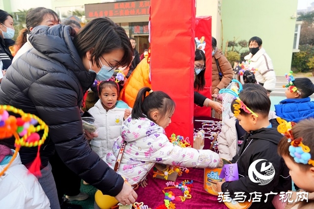 駐馬店市第二實(shí)驗(yàn)幼兒園開展區(qū)域觀摩活動(dòng)