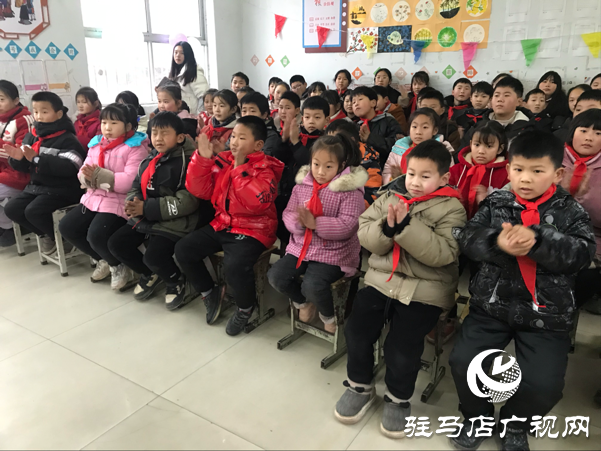 冬日里的溫暖！57名家庭貧困孩子喜領(lǐng)愛心書包