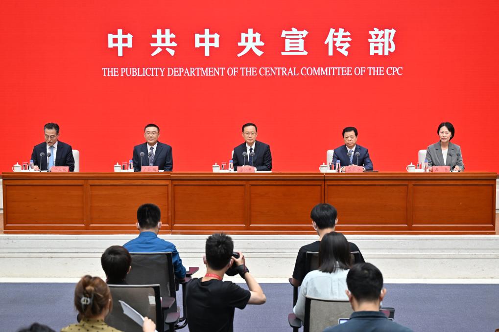 堅(jiān)持黨的文化領(lǐng)導(dǎo)權(quán)事關(guān)黨和國家前途命運(yùn)&mdash;&mdash;深入學(xué)習(xí)貫徹習(xí)近平文化思想系列述評(píng)之一