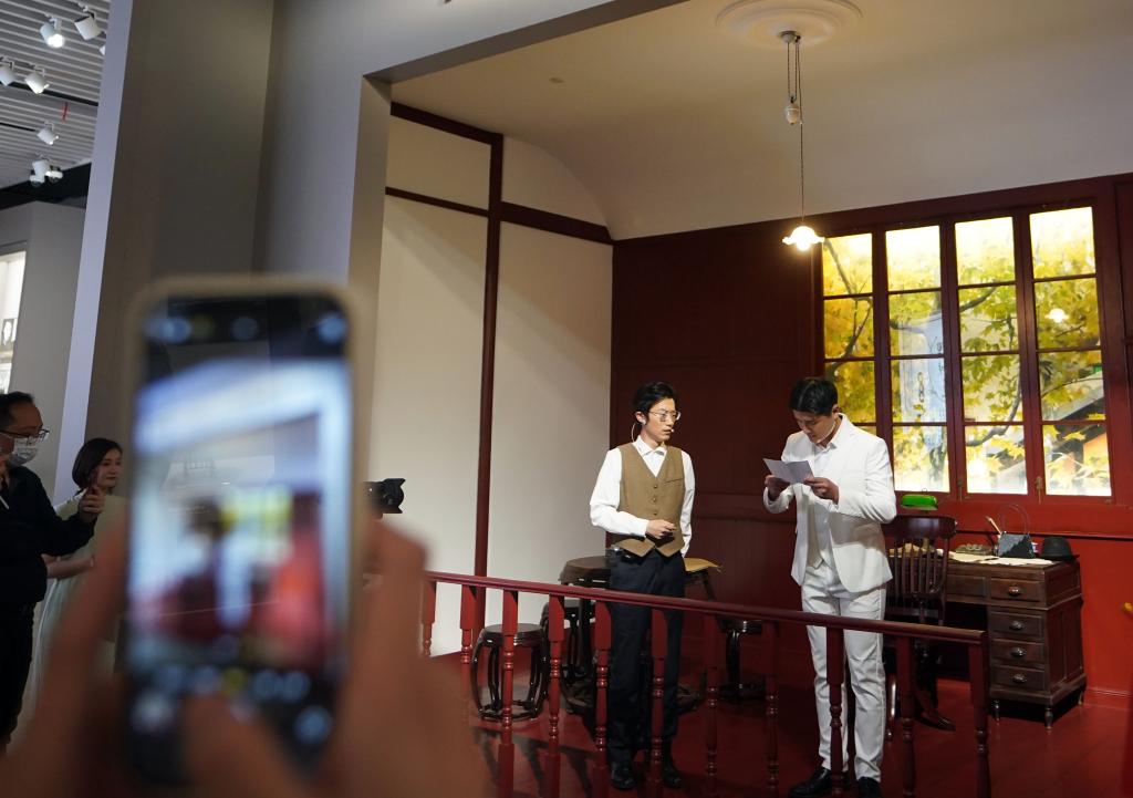 堅(jiān)持黨的文化領(lǐng)導(dǎo)權(quán)事關(guān)黨和國家前途命運(yùn)&mdash;&mdash;深入學(xué)習(xí)貫徹習(xí)近平文化思想系列述評(píng)之一