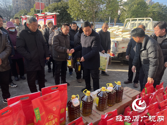 暖心！這個(gè)社區(qū)65歲以上老人收到新春禮包