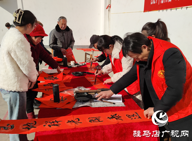 泌陽(yáng)縣文聯(lián)、老體協(xié)舉辦“迎新年、寫(xiě)春聯(lián)、送福千萬(wàn)家”活動(dòng)