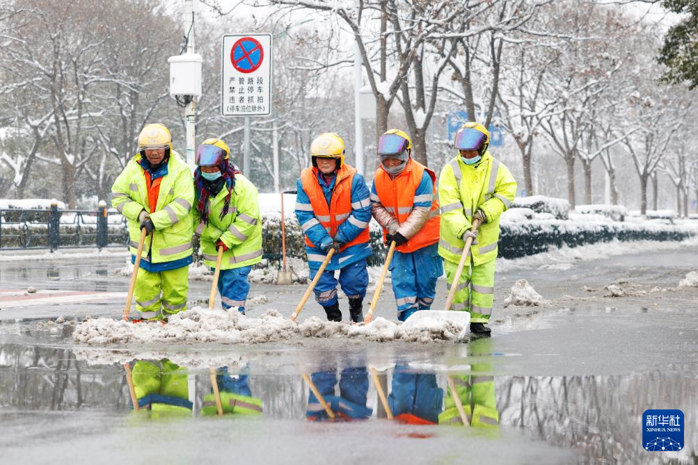 各地積極應(yīng)對(duì)低溫雨雪天氣