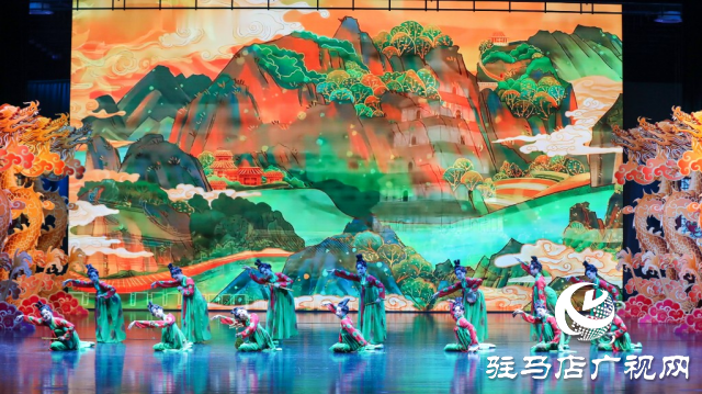 泌陽縣舉辦2024年春節(jié)團(tuán)拜會