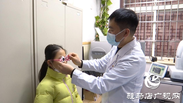 近視低齡化趨勢(shì)明顯 醫(yī)生提醒：近視治療 防大于控