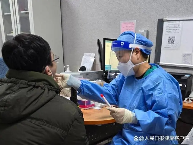 春節(jié)期間新冠病毒感染增加，專家提醒：重點(diǎn)人群需及時(shí)就醫(yī)