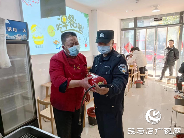 駐馬店市公安局示范區(qū)分局開(kāi)展&ldquo;九小場(chǎng)所&rdquo;消防安全隱患排查