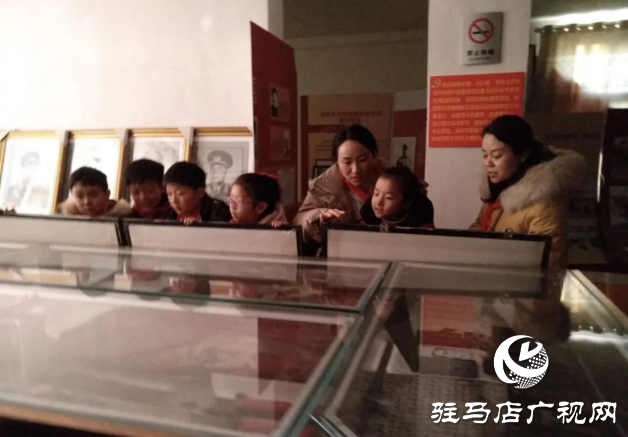 駐馬店：新春佳節(jié) 復興博物館涌動紅色激情