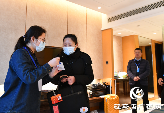 傳民意 話期待！駐馬店市人大代表向大會報到
