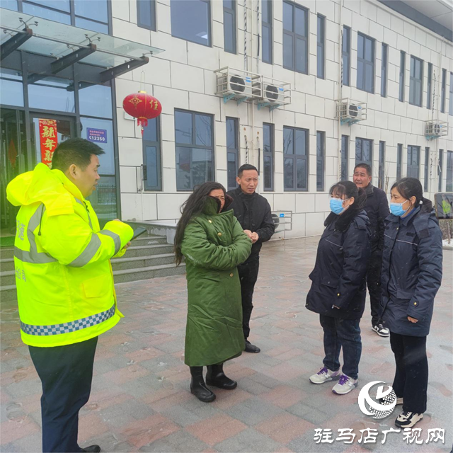 汝州女子冰凍天氣被高速收費站暖心救援！為高速工作人員點贊！