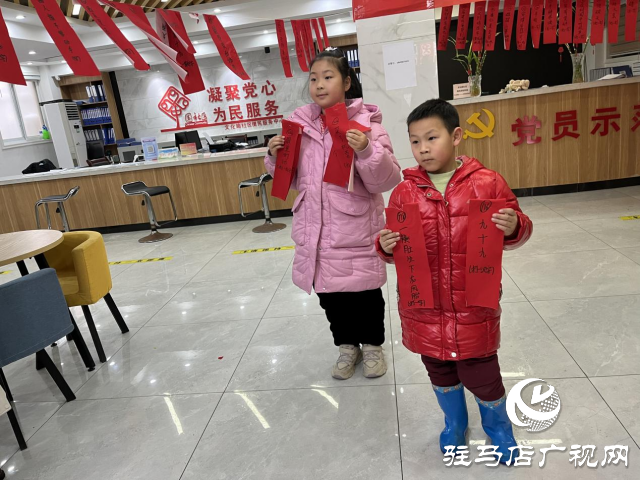 駐馬店市西園街道文化路社區(qū)開展“鬧元宵，猜燈謎”有獎活動