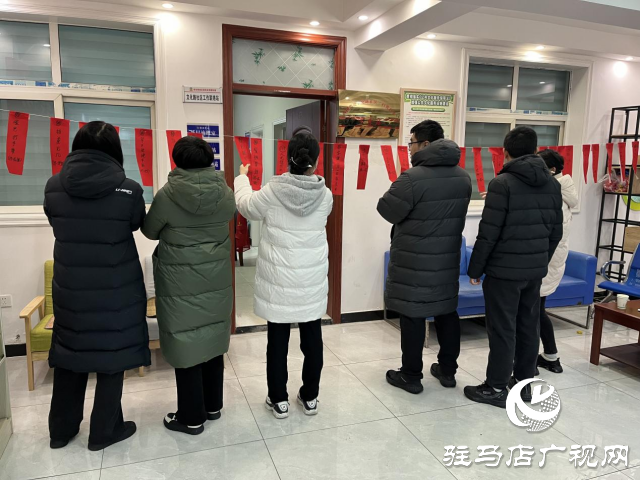 駐馬店市西園街道文化路社區(qū)開展“鬧元宵，猜燈謎”有獎活動