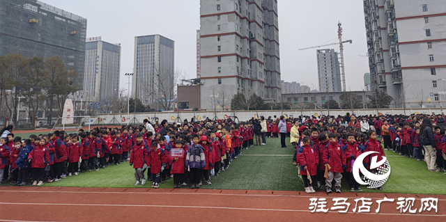 駐馬店實驗小學(xué)舉行春期火災(zāi)應(yīng)急疏散演練活動