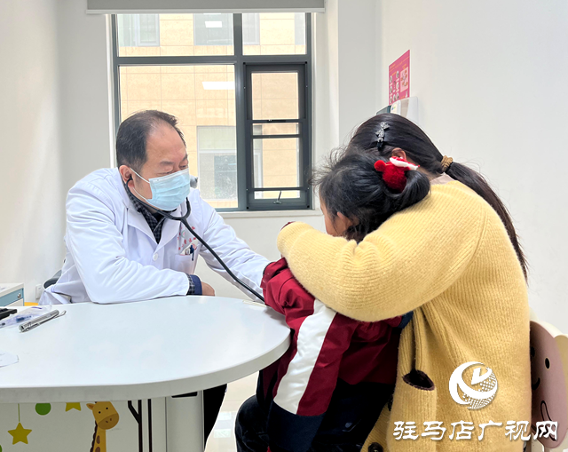 兒童異物卡喉如何急救？記住這種方法