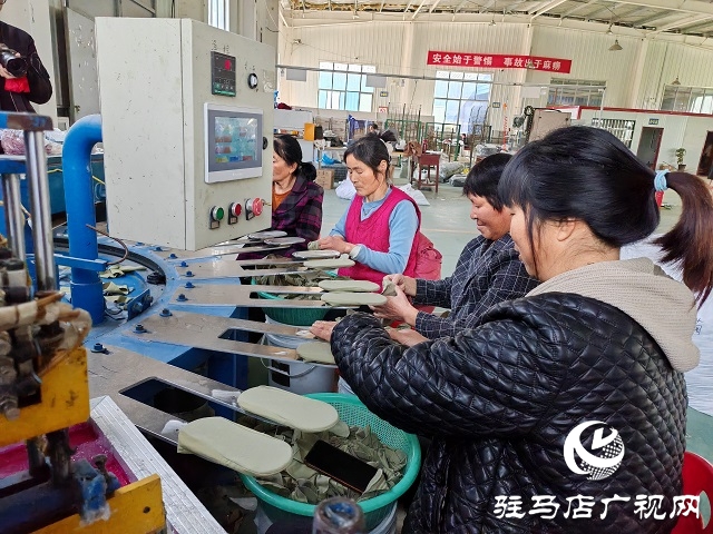 平輿縣高楊店鎮(zhèn)陶樓村：制襪廠實現(xiàn)企業(yè)、村集體和村民&ldquo;三贏&rdquo;