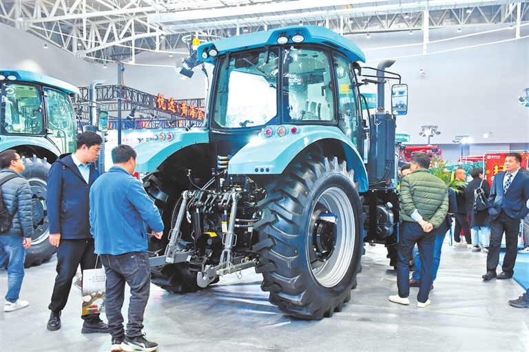 2024全國農(nóng)業(yè)機械展覽會在駐馬店開幕 農(nóng)機“大塊頭”長出“智慧腦”