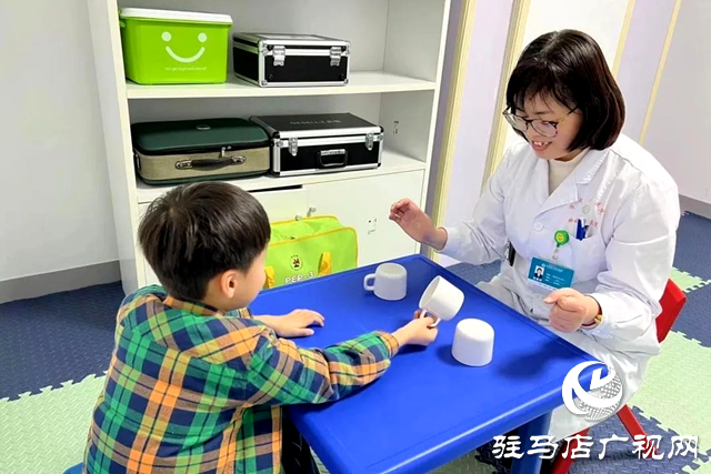 駐馬店市中心醫(yī)院婦女兒童醫(yī)院開展“世界孤獨(dú)癥日”公益活動(dòng)