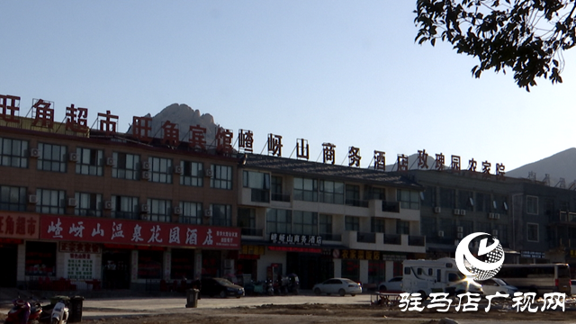 嵖岈山溫泉小鎮(zhèn)郁金香園:美麗花海助力旅游經(jīng)濟發(fā)展