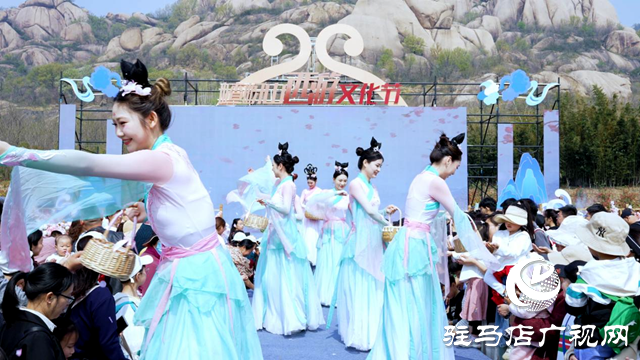 嵖岈山西游文化節(jié)迎來游客小高峰 春日經(jīng)濟漸入佳境