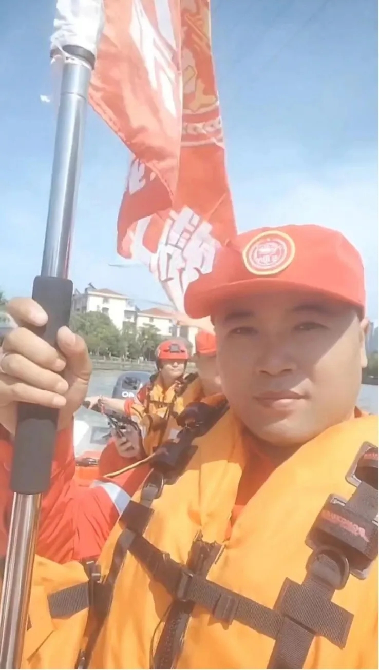 摔斷四根肋骨！那一刻，他得多疼啊&hellip;&hellip;