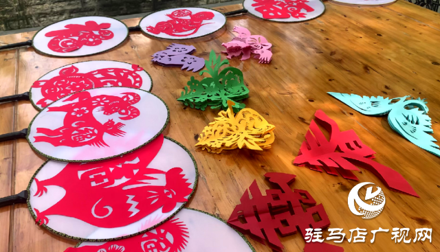 朱?。豪w手巧剪&ldquo;福&rdquo;潤生肖