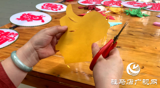 朱俊：纖手巧剪&ldquo;福&rdquo;潤生肖