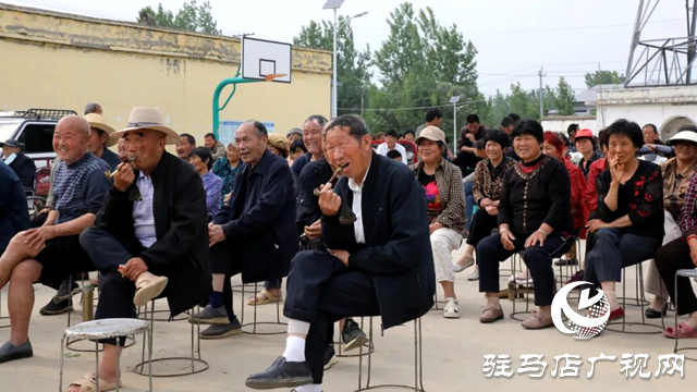 泌陽縣：“四季村晚”活動啟動 點(diǎn)亮鄉(xiāng)村舞臺